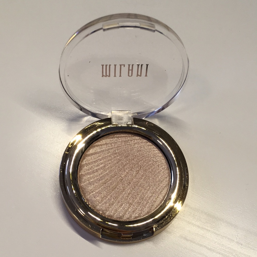 Milani Strobelight Instant Glow Powder Afterglow - Picture 3 of 3